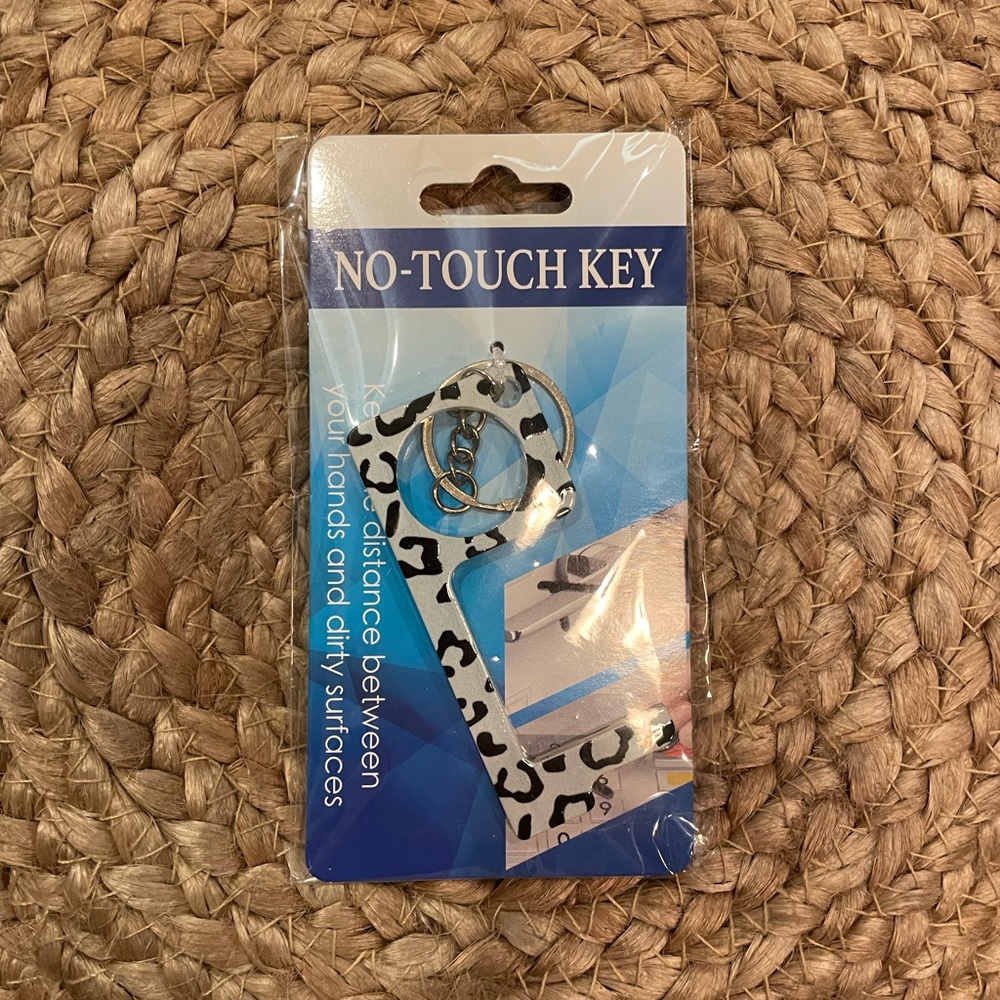 leopard no touch key